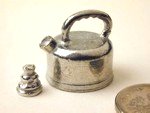 KC07 Whistling kettle w/whistle English Pewter.